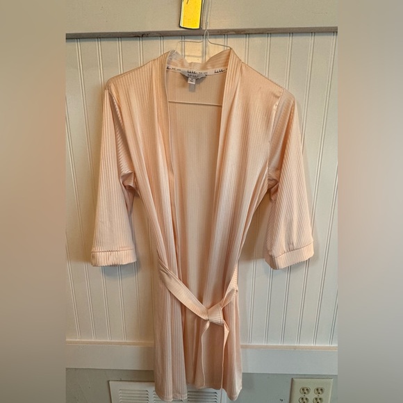 Nicole Miller Pastel Pink 3 Piece Set - Bathrobe, Tank Top, Shorts Medium - Picture 2 of 11